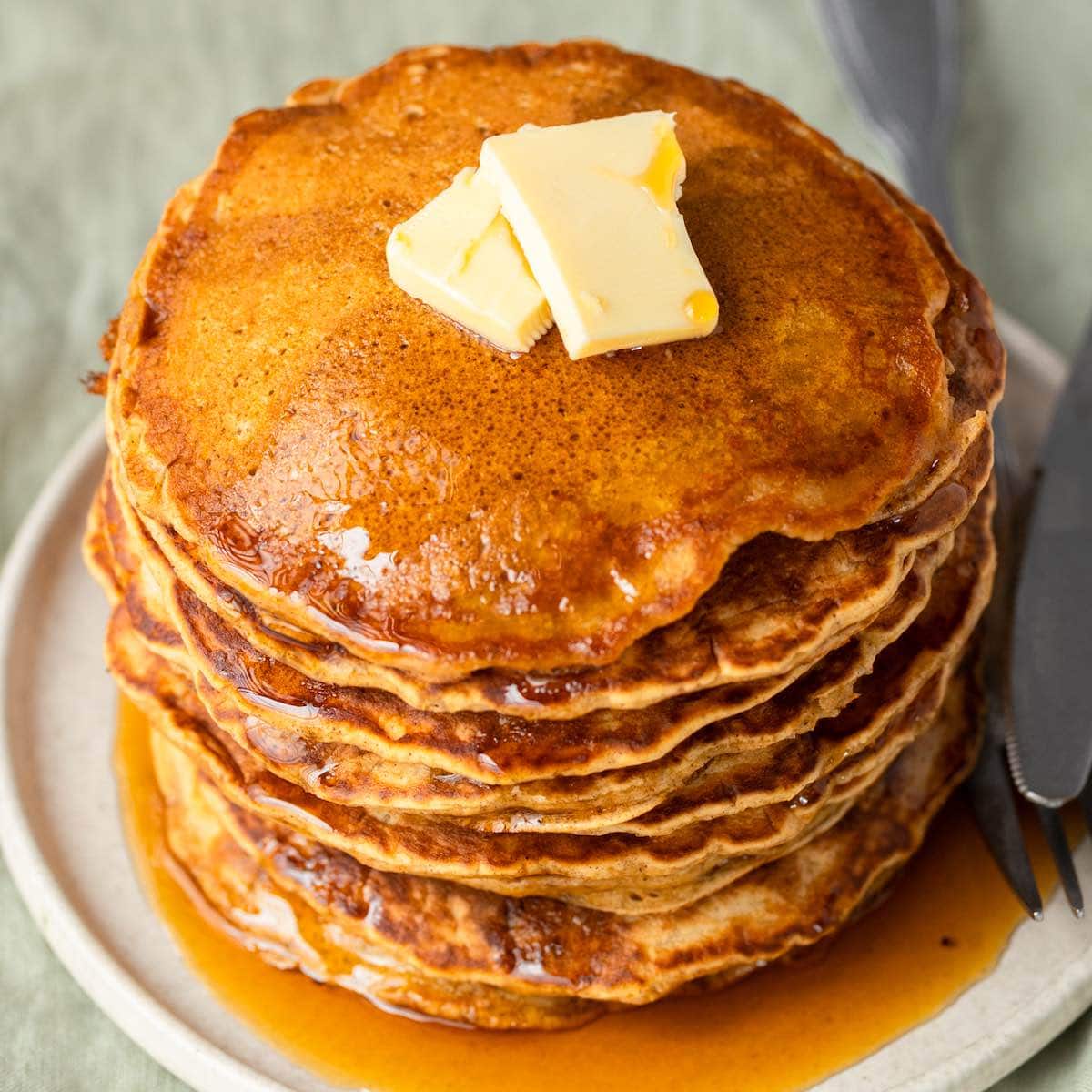 Flourless Pumpkin Pancakes: Thick, Hearty Crepes for Cozy Fall Mornings